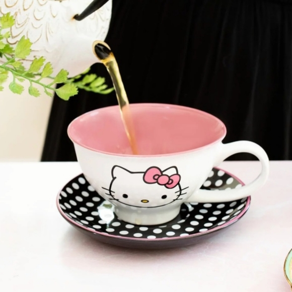 Hello Kitty tea cup and saucer set 12oz - Picture 5 of 7